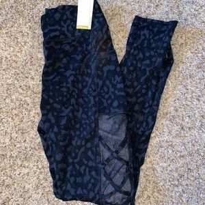 Leaped print leggings new w/ tags